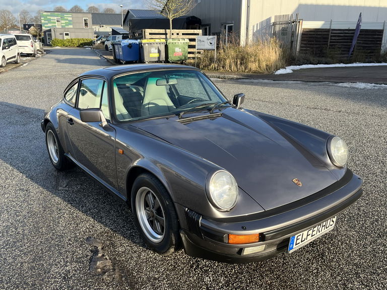 Porsche 911 Carrera 3.2