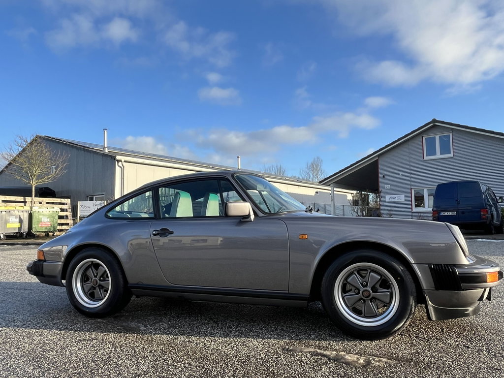 Porsche 911 Carrera 3.2