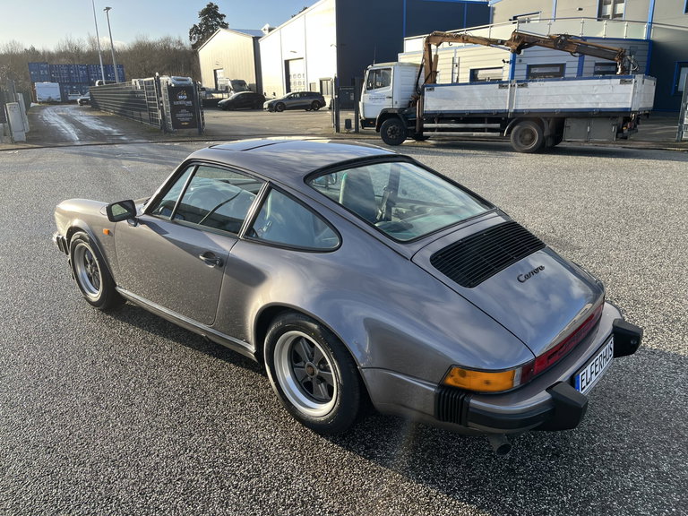 Porsche 911 Carrera 3.2