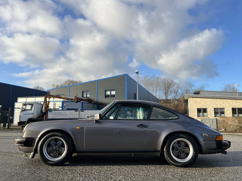 Porsche 911 Carrera 3.2