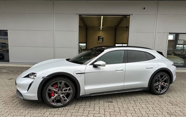 Porsche Taycan 4S Cross Turismo
