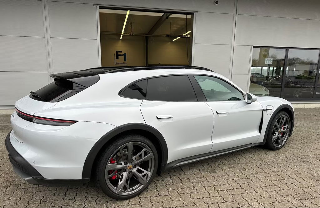 Porsche Taycan 4S Cross Turismo