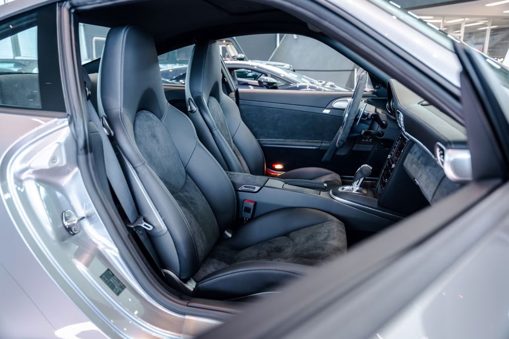 Porsche 997.2 Carrera GTS