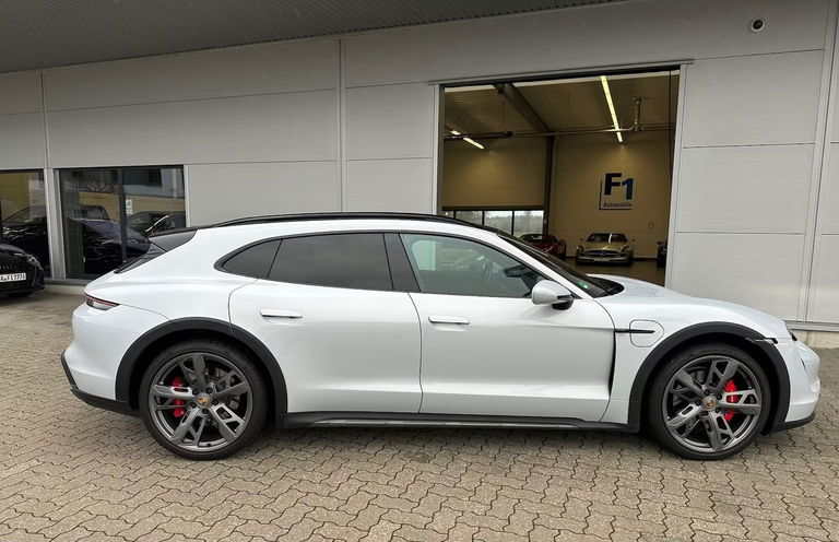 Porsche Taycan 4S Cross Turismo