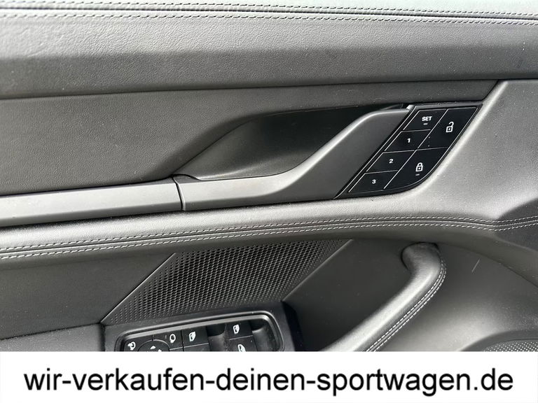 Porsche Taycan 4S Cross Turismo