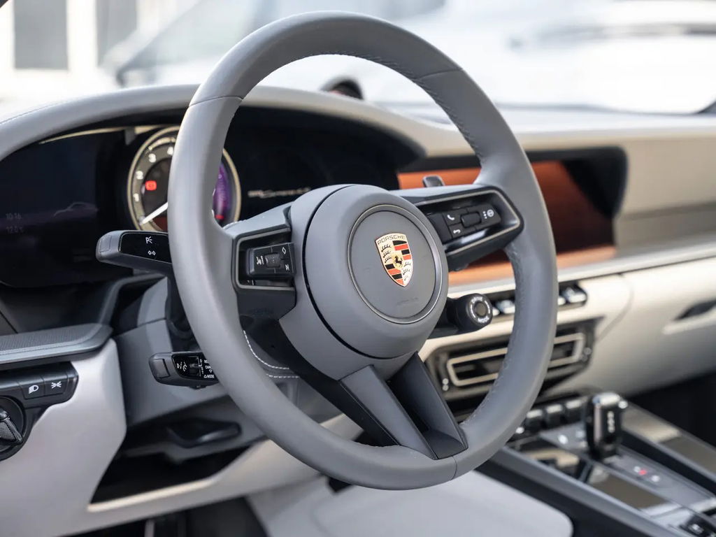 Porsche 992 Carrera 4S