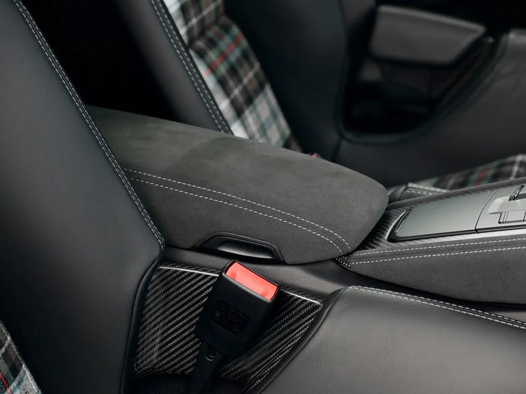 Porsche 718 Spyder RS