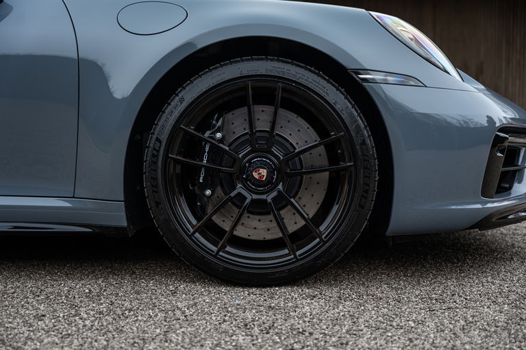 Porsche 992 Carrera 4 GTS