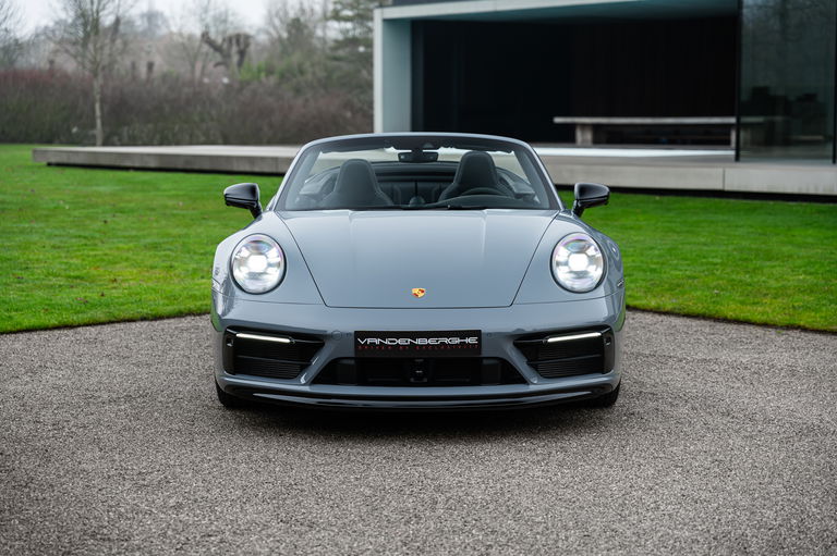 Porsche 992 Carrera 4 GTS