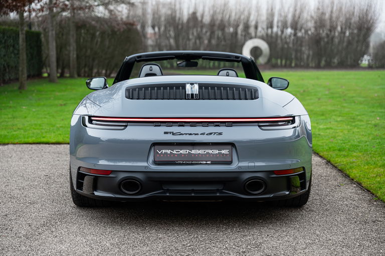 Porsche 992 Carrera 4 GTS
