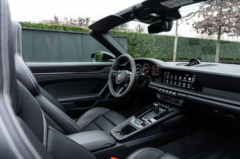 Porsche 992 Carrera 4 GTS