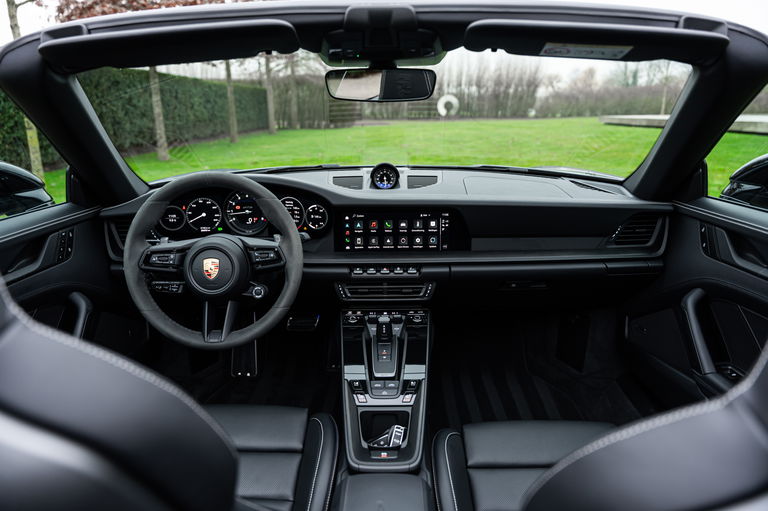 Porsche 992 Carrera 4 GTS