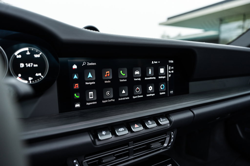 Porsche 992 Carrera 4 GTS