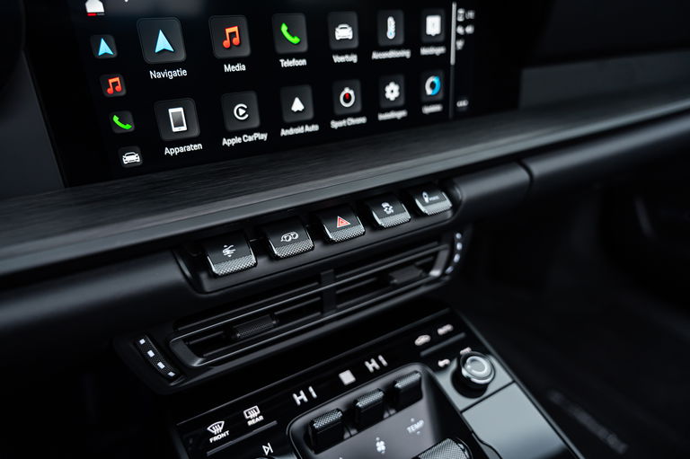 Porsche 992 Carrera 4 GTS