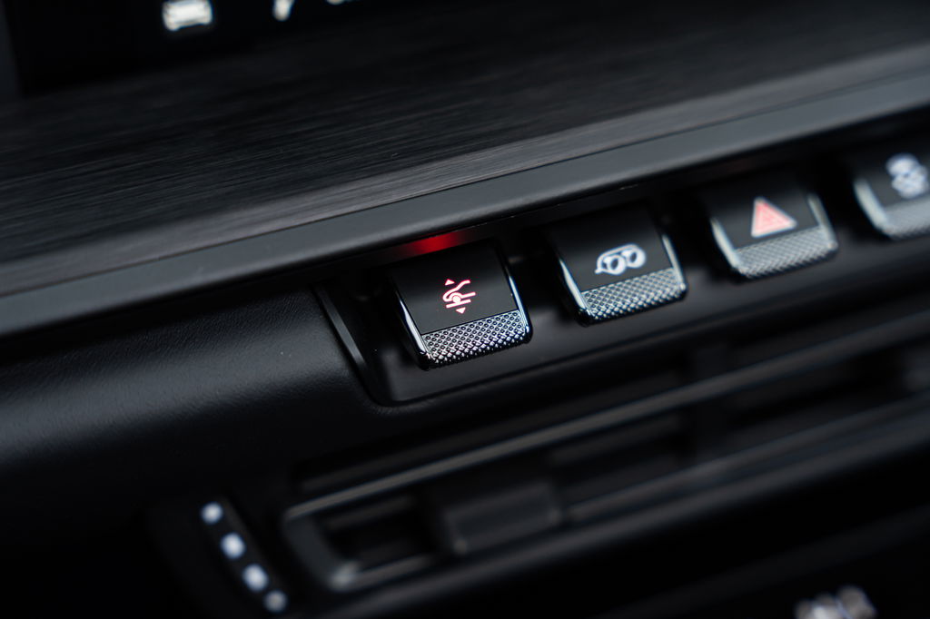 Porsche 992 Carrera 4 GTS