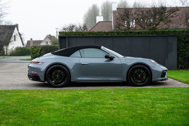 Porsche 992 Carrera 4 GTS