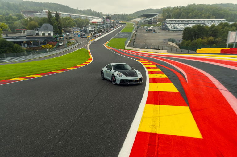 Porsche 992.2 Carrera 4 GTS