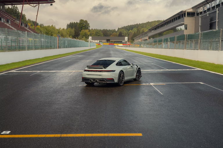 Porsche 992.2 Carrera 4 GTS