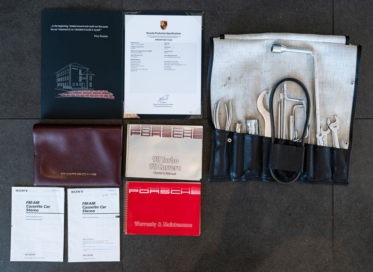 Porsche 911 Carrera 3.2 Speedster (US)