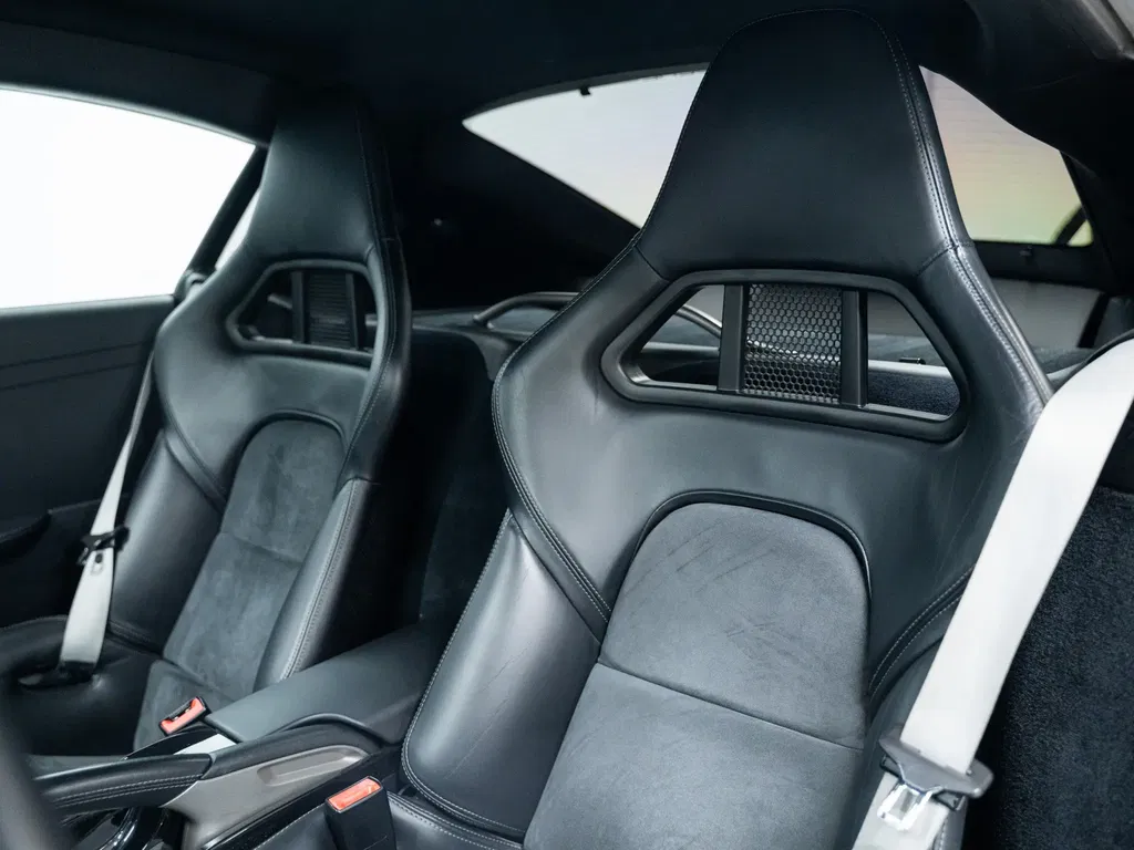 Porsche 987 Cayman R