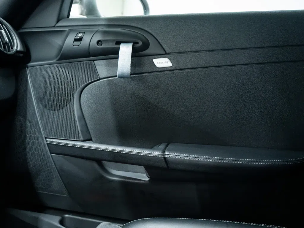 Porsche 987 Cayman R