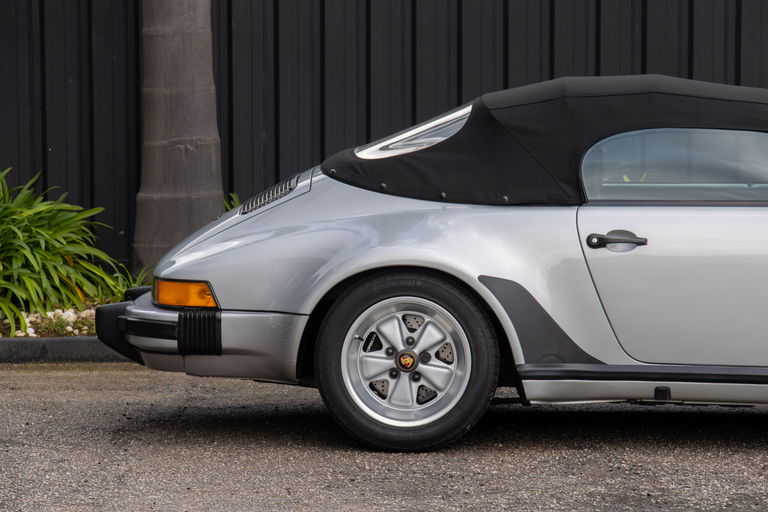 Porsche 911 Carrera 3.2 Speedster
