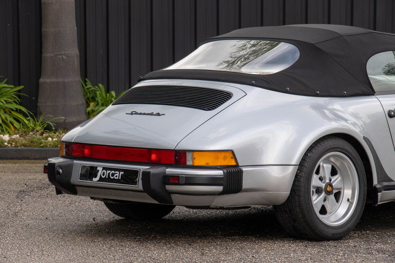 Porsche 911 Carrera 3.2 Speedster
