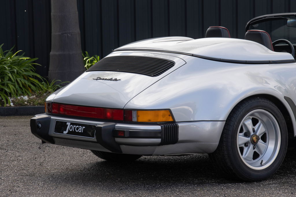 Porsche 911 Carrera 3.2 Speedster