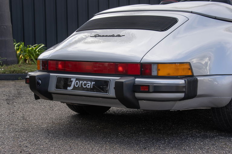 Porsche 911 Carrera 3.2 Speedster