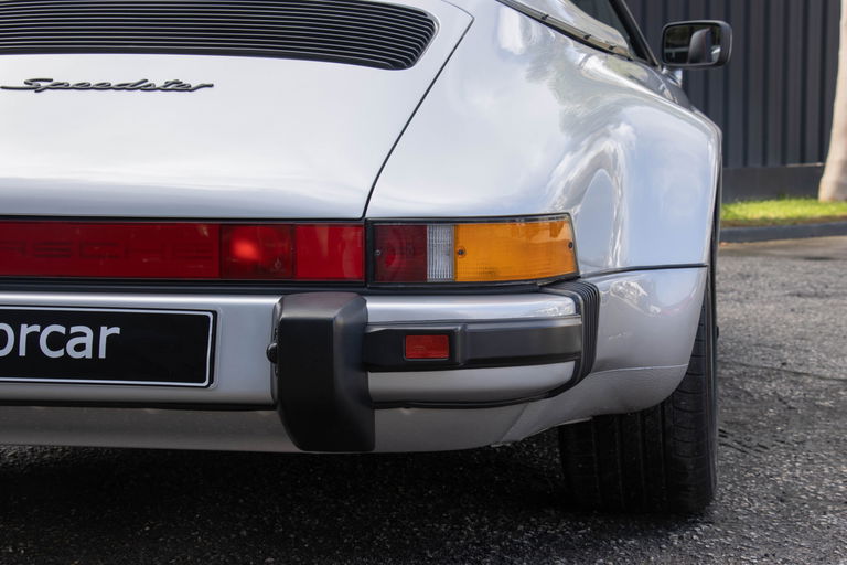 Porsche 911 Carrera 3.2 Speedster