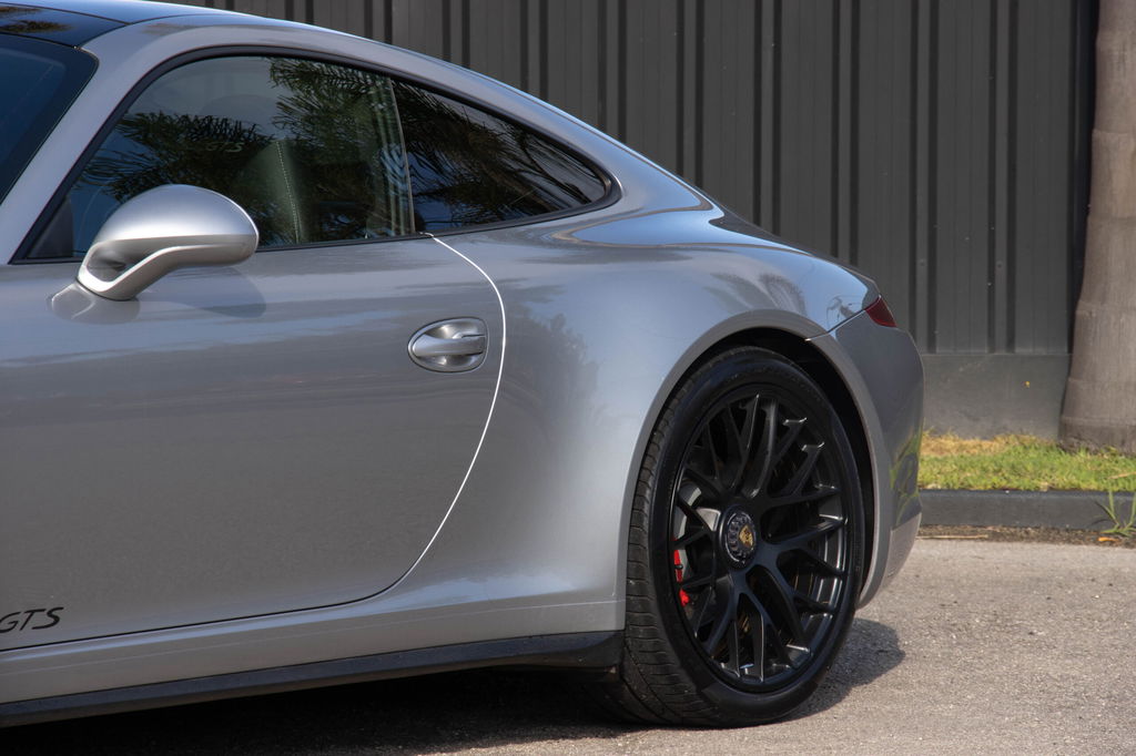 Porsche 991 Carrera 4 GTS