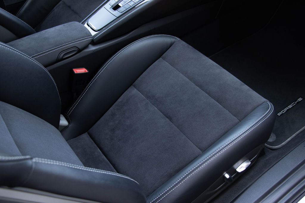 Porsche 991 Carrera 4 GTS