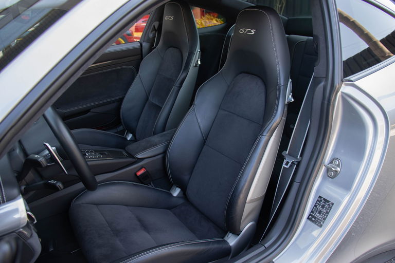 Porsche 991 Carrera 4 GTS