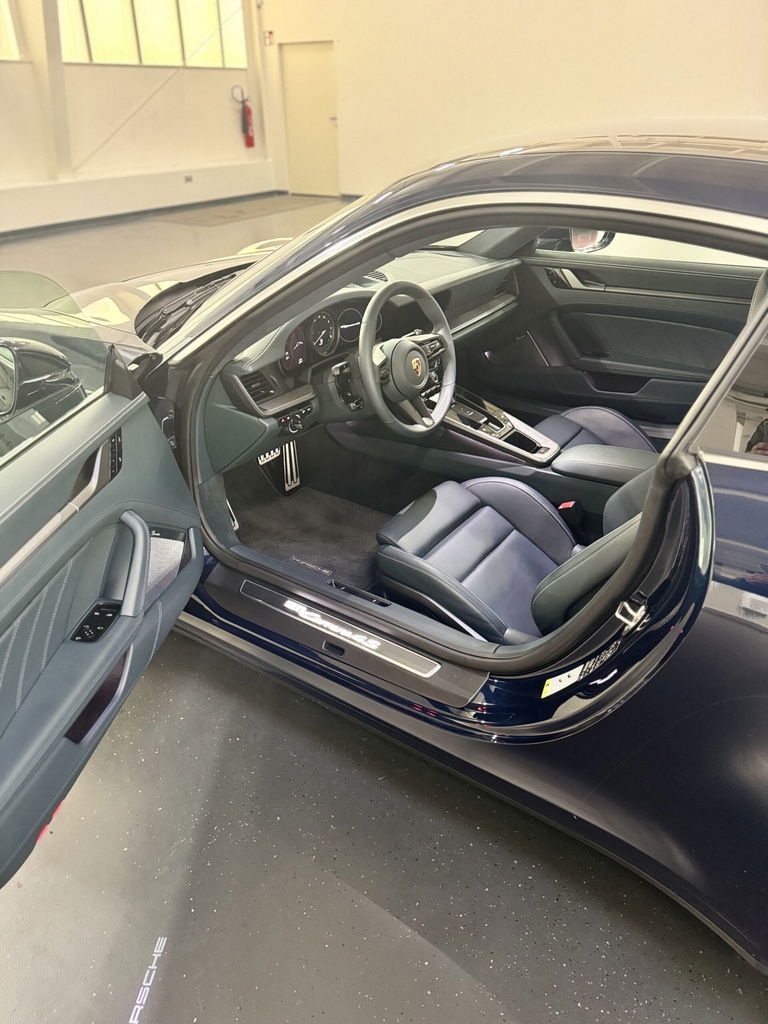 Porsche 992 Carrera 4S