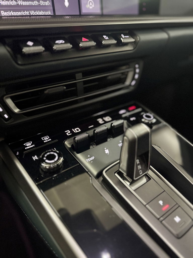 Porsche 992 Carrera 4S