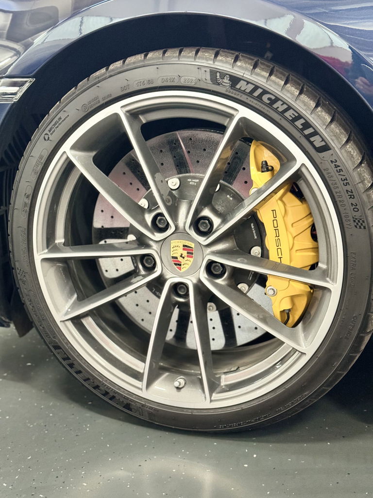 Porsche 992 Carrera 4S