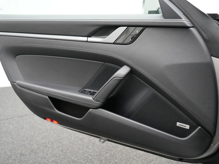 Porsche 992 Carrera 4