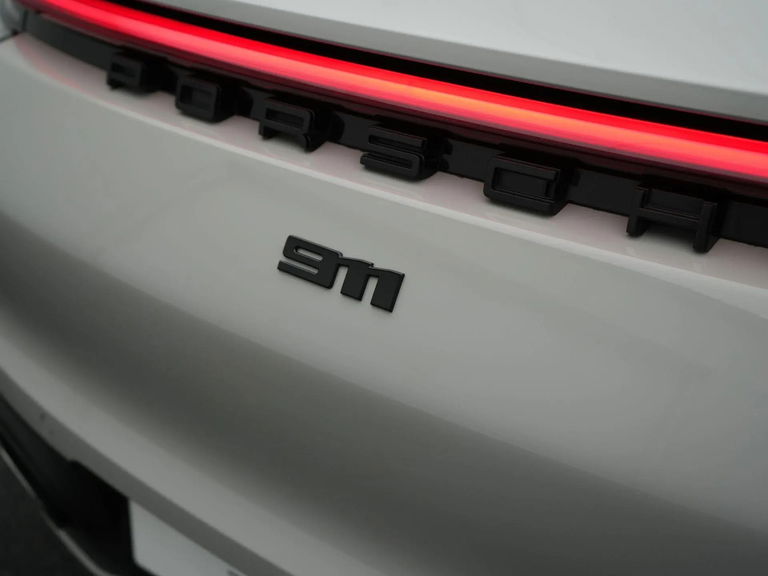 Porsche 992 Carrera 4