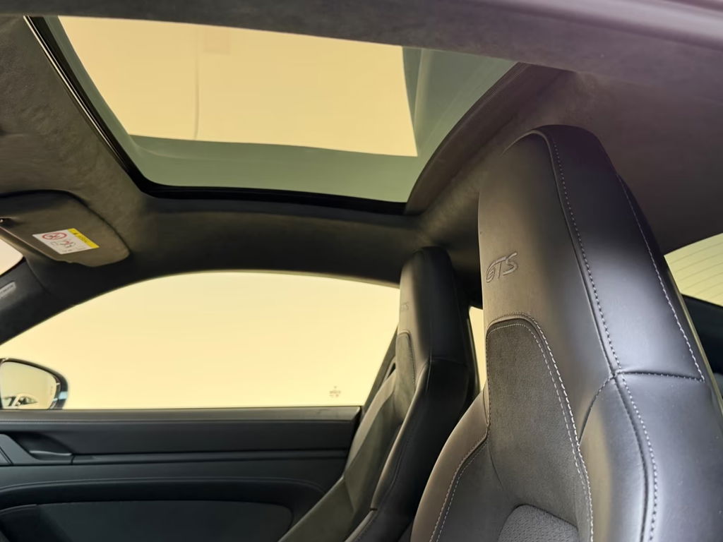 Porsche 992.2 Carrera 4 GTS