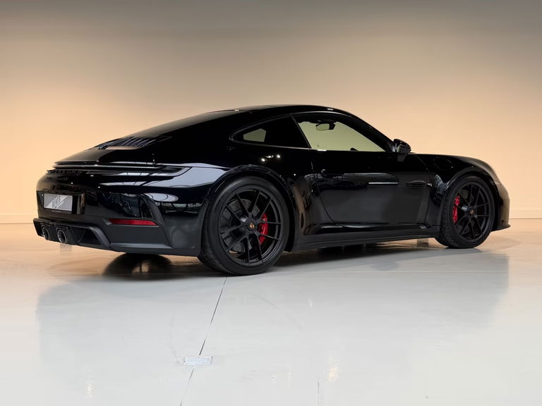 Porsche 992.2 Carrera 4 GTS