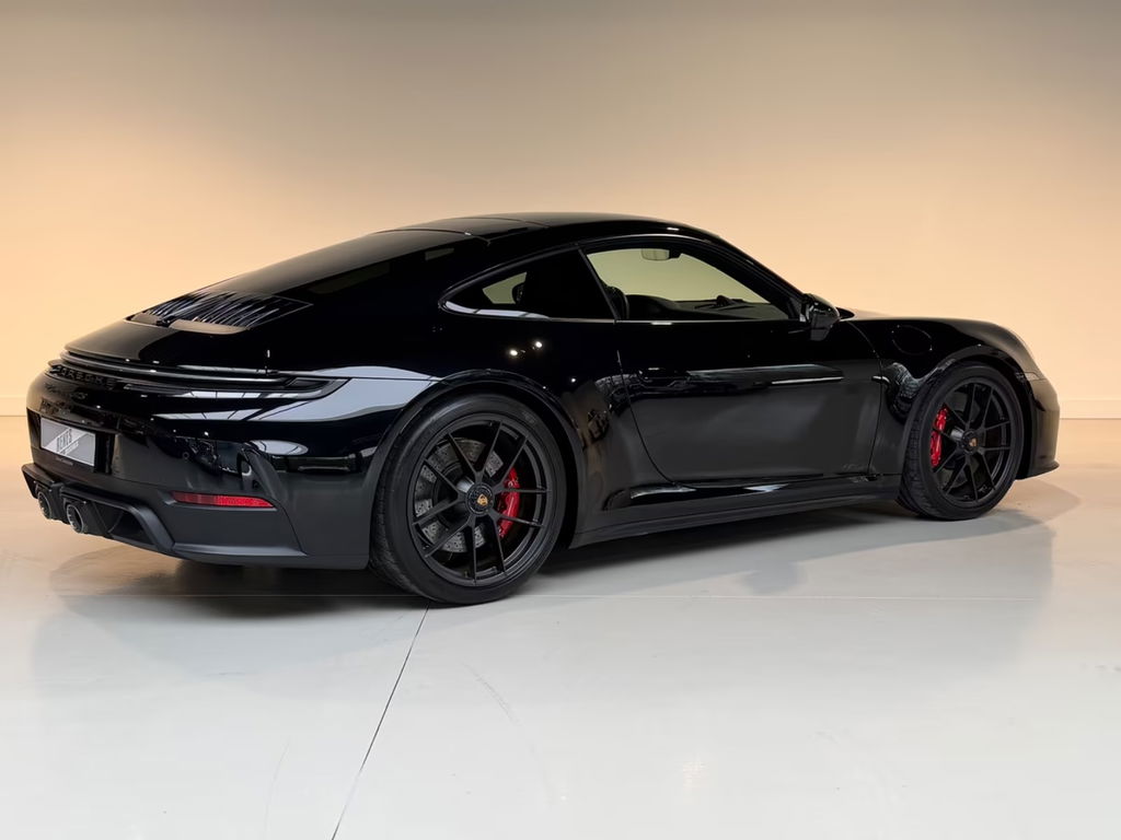 Porsche 992.2 Carrera 4 GTS