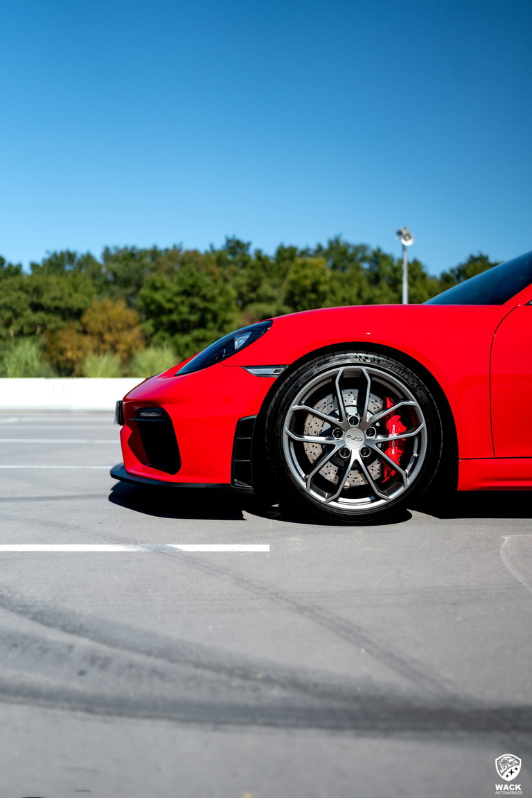 Porsche 718 Cayman GT4