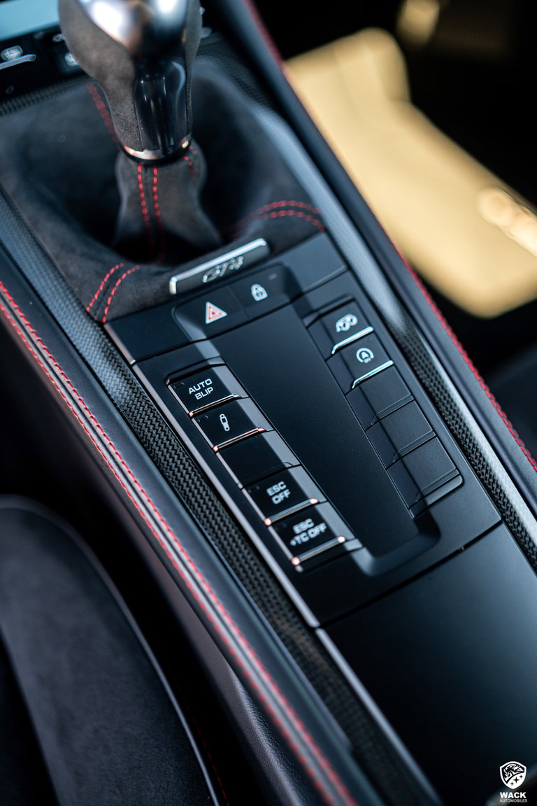 Porsche 718 Cayman GT4