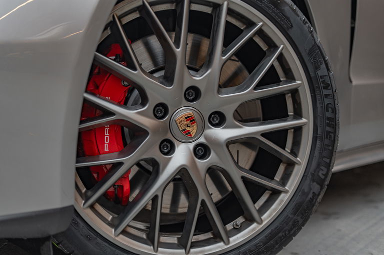 Porsche Panamera 4S