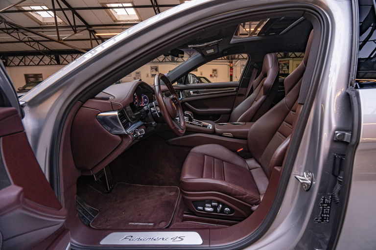 Porsche Panamera 4S