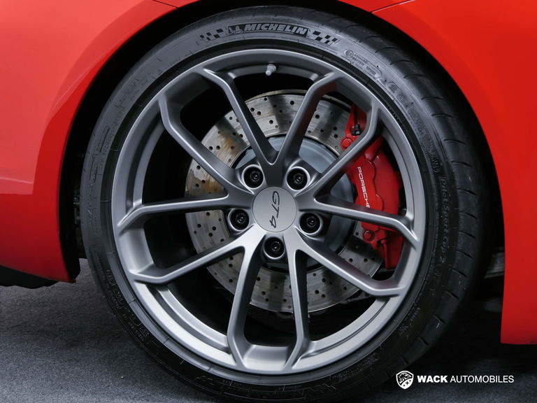 Porsche 718 Cayman GT4