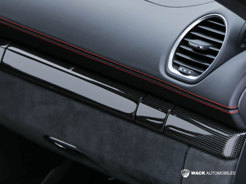 Porsche 718 Cayman GT4