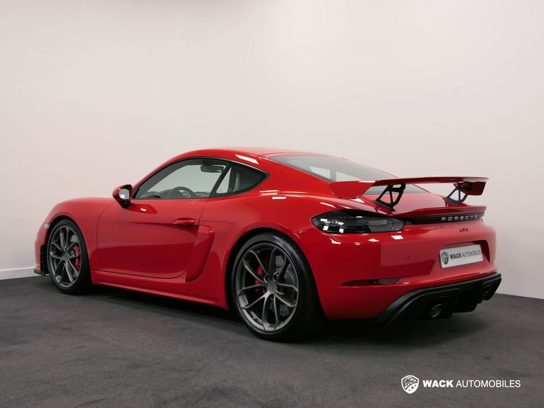 Porsche 718 Cayman GT4