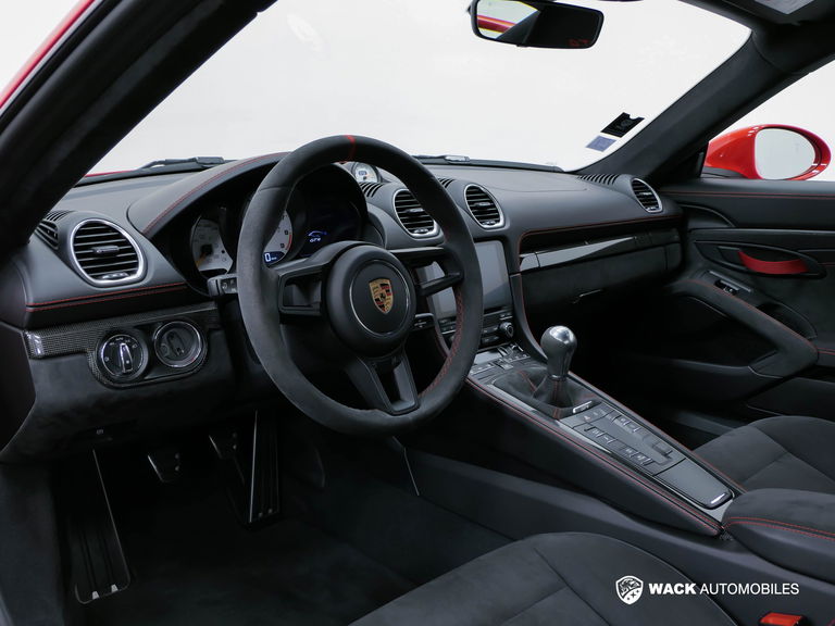 Porsche 718 Cayman GT4