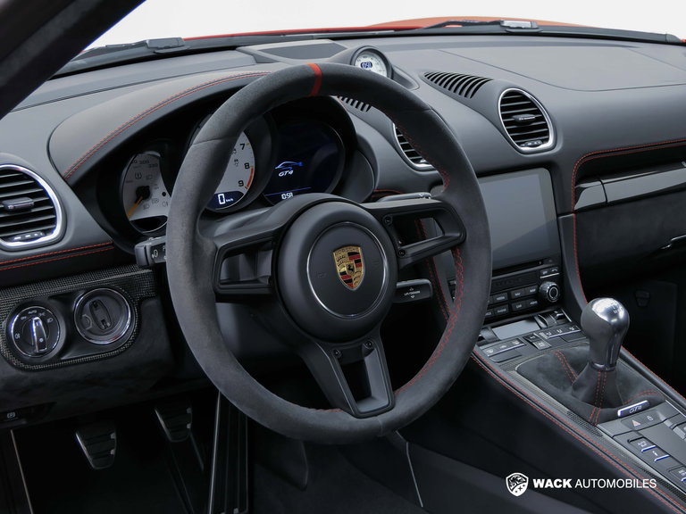 Porsche 718 Cayman GT4